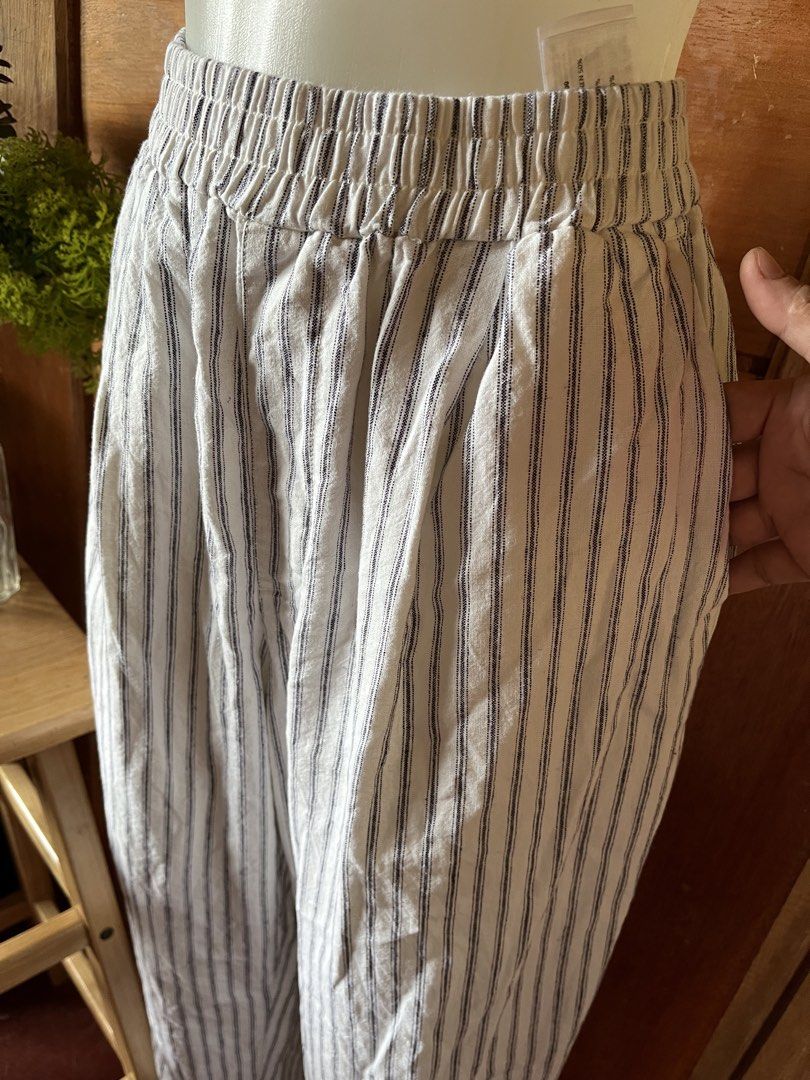 SPAO Striped Linen Blend Pants Size 85 (Category: Trousers) located in Tandag. Submitted by maryarlale42144 (Listing ID 1467367868, Image 3). Description: XL LIKE NEW GARTERIZED .