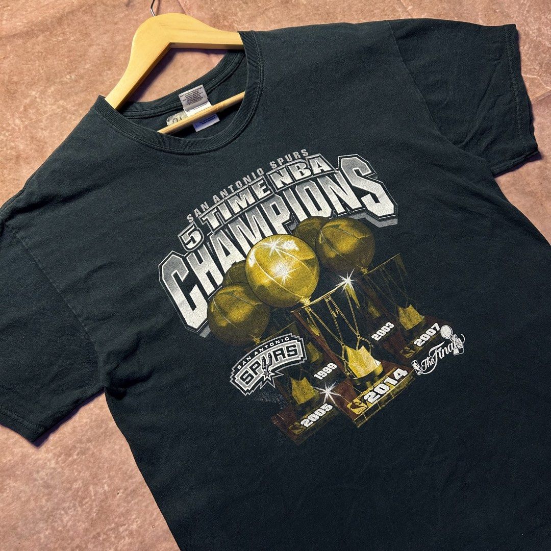 SPURS 5 TIMES NBA CHAMP TEE (Category: Activewear) located in Dasmarinas. Submitted by 2slickdeals_ (Listing ID 1467413133, Image 2). Description: SIZE LARGE 21 WIDTH 29 LENGTH VERY GOOD CONDITION ISSUE: 1 PIN HOLE, MINOR CRACK PRINT. COLOR RATE: 9 / 10 J&T / LALAMOVE / MEET UPS!.