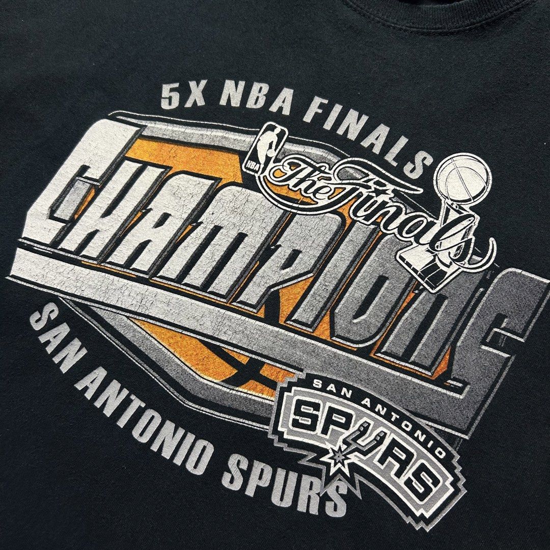 SPURS 5X NBA CHAMP GRAPHIC TEE (Category: Activewear) located in Dasmarinas. Submitted by 2slickdeals_ (Listing ID 1467412613, Image 3). Description: SIZE XL 23 WIDTH 30 LENGTH VERY GOOD CONDITION ISSUE: MINOR CRACK PRINT. COLOR RATE: 9 / 10 J&T / LALAMOVE / MEET UPS!.