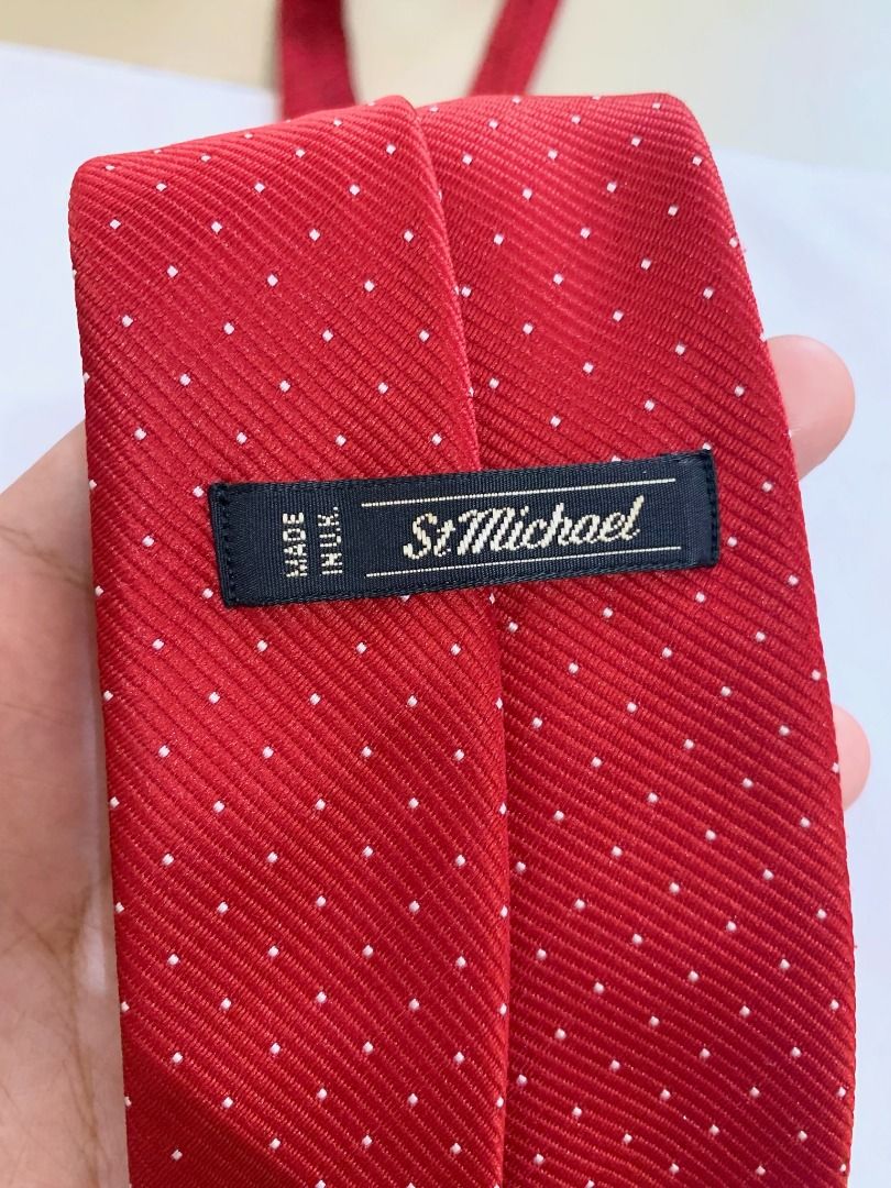 St. Michael Neck Tie Deep Red Small Dots Pattern (Category: Ties) located in San Pedro. Submitted by kcshops (Listing ID 1467375697, Image 3). Description: St. Michael Neck Tie Deep Red Small Dots Pattern 👔 Brand: St. Michael 💰 Price: ₱600 — negotiable ✨ Condition: Pre-loved, in good condition 📍 Location: San Pedro, Laguna 🚚 Delivery: J&T or Lalamove — delivery fee shouldered by buyer 🤝 Meet-up: Southwoods Mall, Biñan, Laguna 📩 Message me f