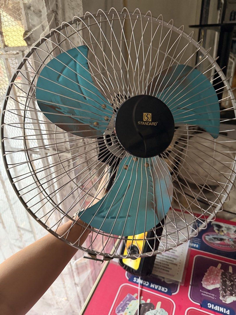 Standard Wall Fan (Category: Fans) located in Mandaluyong City. Submitted by classymissy014 (Listing ID 1467549733, Image 1). Description: 18” Need cleaning No issue 6mos old 📍mandaluyong .