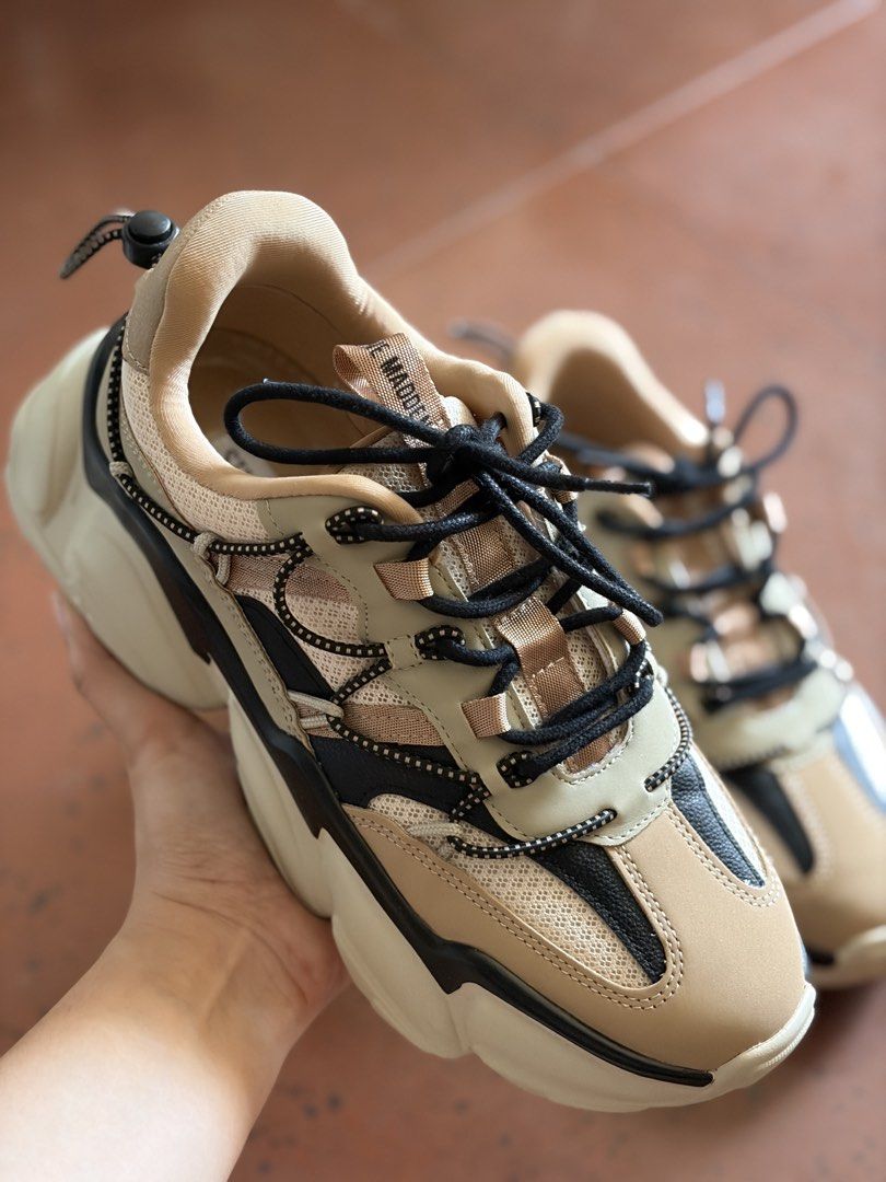 Steve Madden chunky sneakers beige black (Category: Sneakers) located in Mandaluyong City. Submitted by afterceej (Listing ID 1467509390, Image 1). Description: -Slightly used but still in great condition - Price still negotiable -📍 Mandaluyong 🚚 Shipping fee c/o buyer via Lalamove or J&T DM to claim 💌.