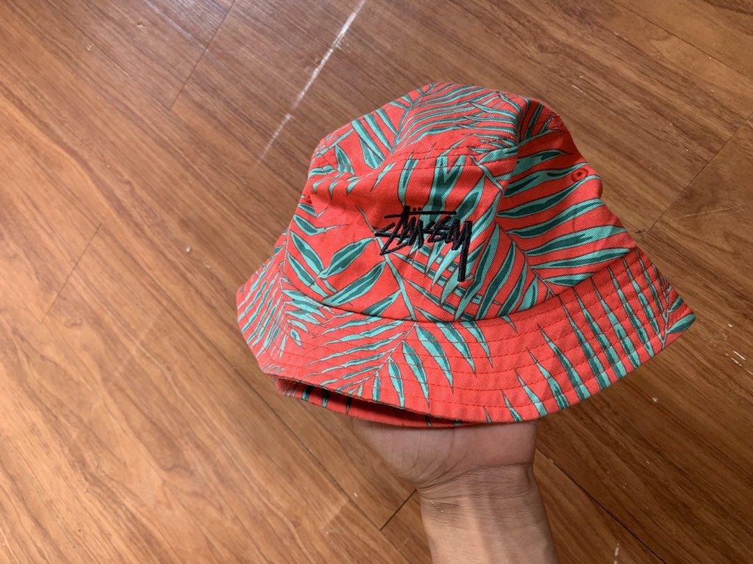 STUSSY BUCKET HAT NEED WASH LANG (Category: Caps & Hats) located in Valencia. Submitted by angelineja33413 (Listing ID 1467582763, Image 2). Description: .