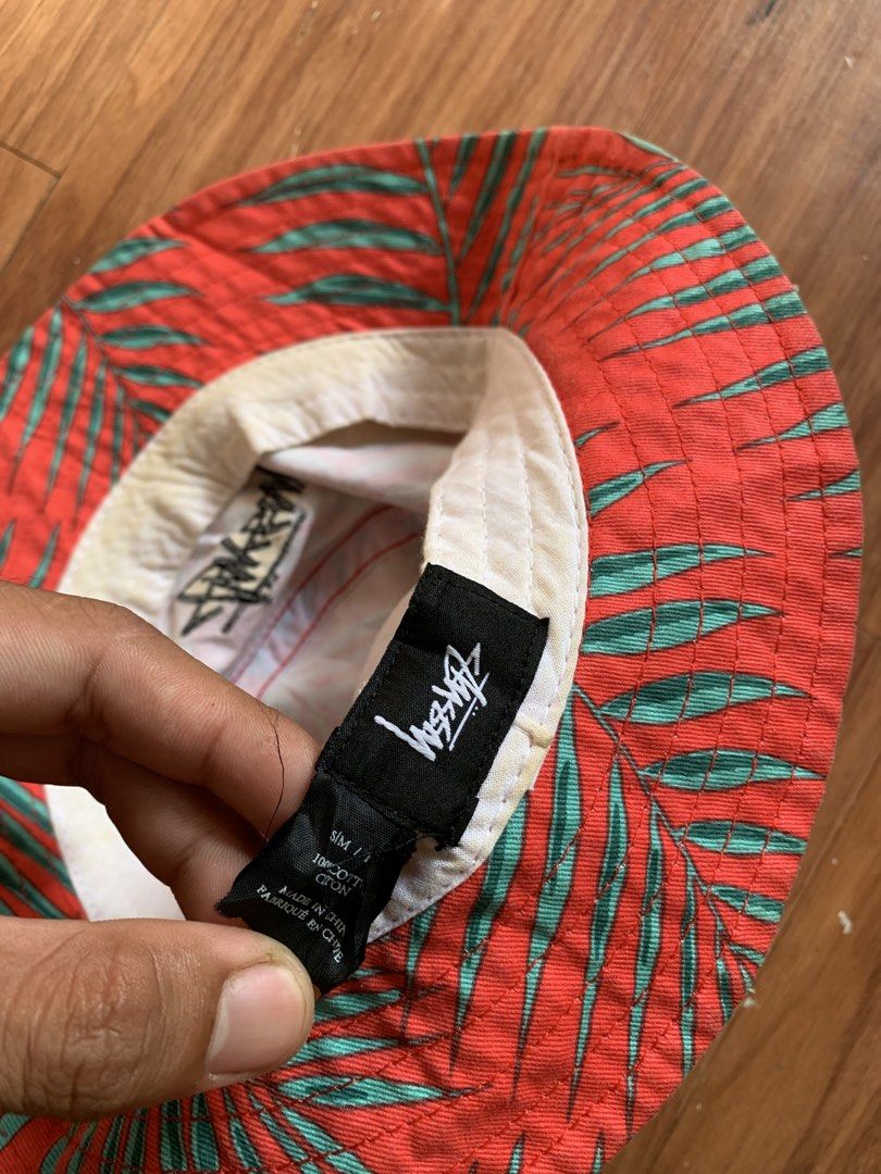 STUSSY BUCKET HAT NEED WASH LANG (Category: Caps & Hats) located in Valencia. Submitted by angelineja33413 (Listing ID 1467582763, Image 3). Description: .