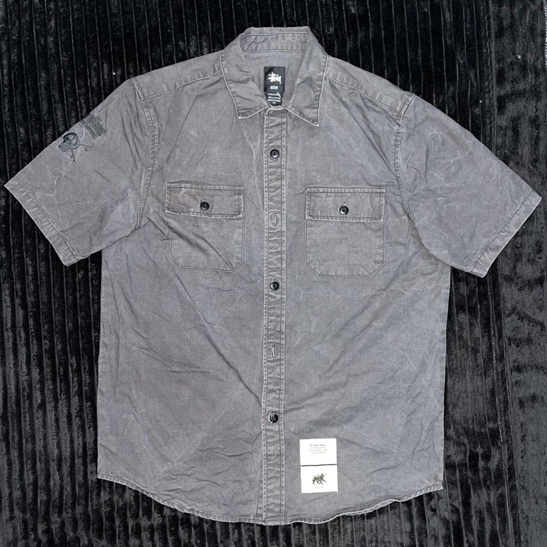 Stussy Grey Short Sleeve Button Up Shirt (Category: Tshirts & Polo Shirts ) located in Puerto Princesa. Submitted by sydneyavouz (Listing ID 1467410131, Image 1). Description: DIMES in inches - L: 29 - W: 21.5 - SLEEVES: 10.