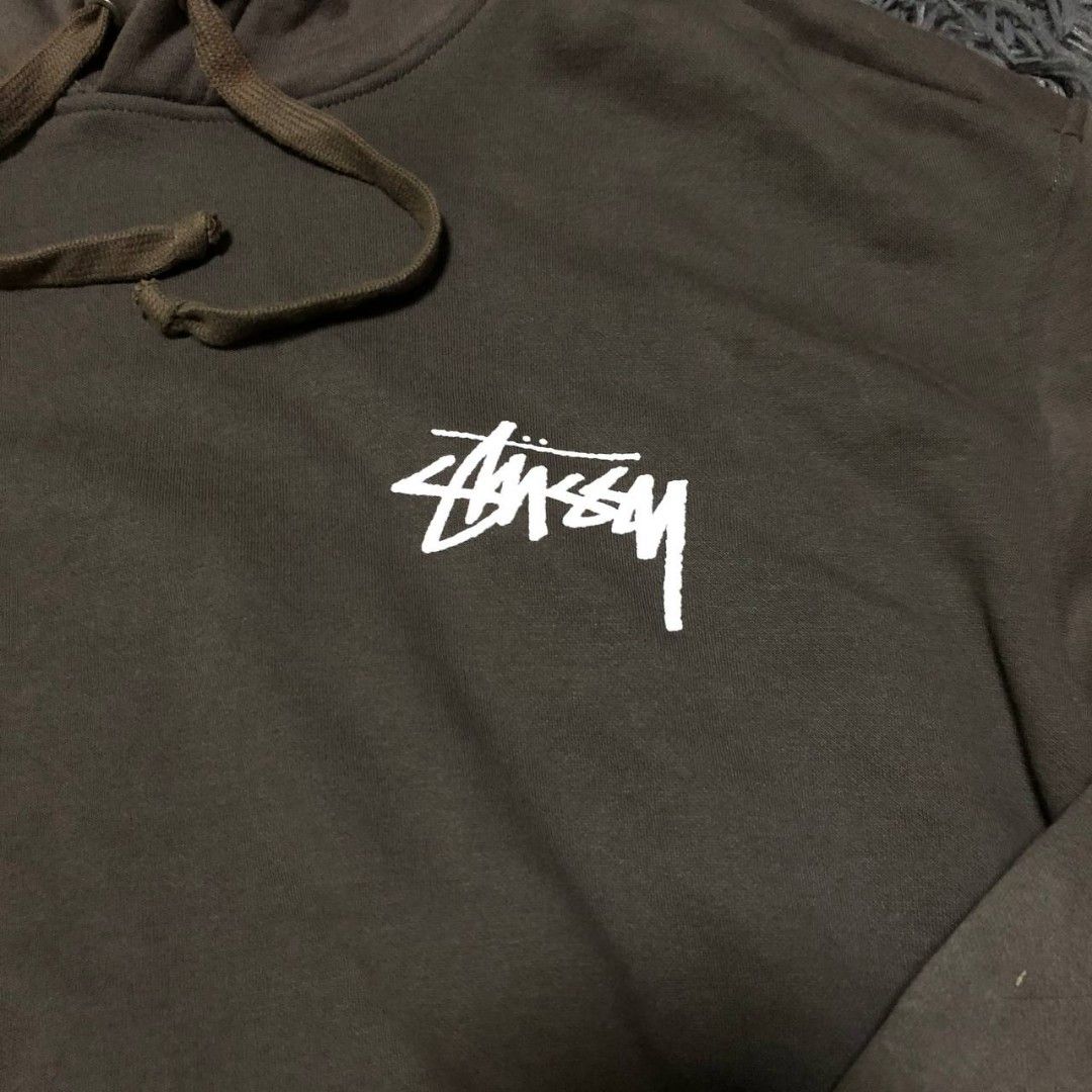 Stussy Hoodie (Category: Activewear) located in Camiling. Submitted by thriftscape2024 (Listing ID 1467558625, Image 3). Description: Excellent Condition Color rate: 9/10 Issue: ❌❌❌ Dimes: W26xL26.