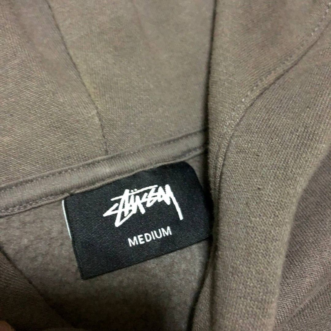 Stussy Hoodie (Category: Activewear) located in Camiling. Submitted by thriftscape2024 (Listing ID 1467558625, Image 2). Description: Excellent Condition Color rate: 9/10 Issue: ❌❌❌ Dimes: W26xL26.