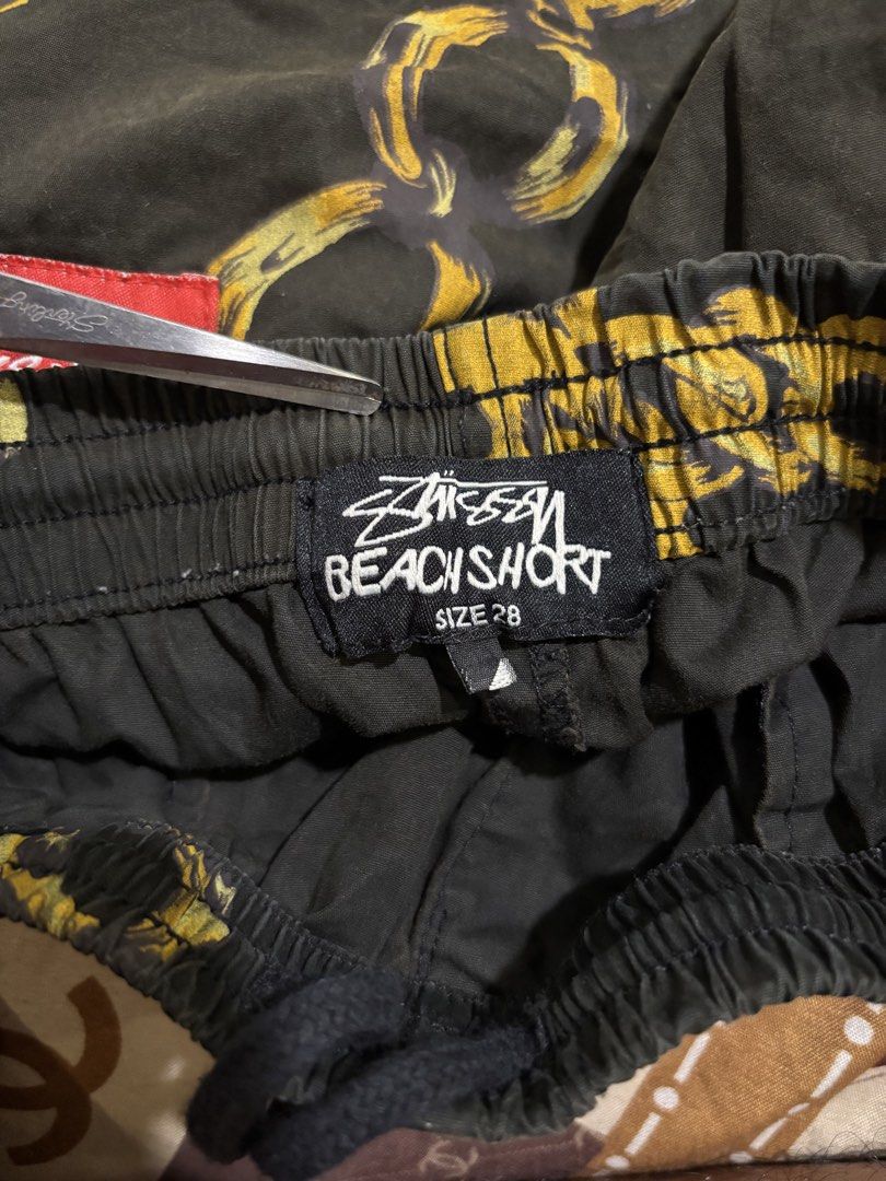 Stussy short AOP (Category: Shorts) located in Makati City. Submitted by sweetfitforyouph1200 (Listing ID 1467482707, Image 3). Description: Short stussy Like new Gold chain design.