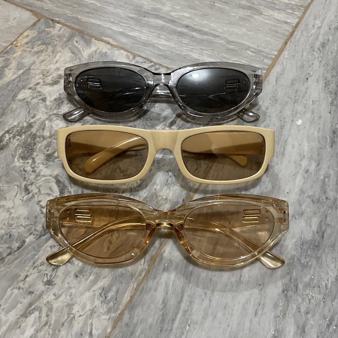 Sunglasses for FREE (Category: Sunglasses & Eyewear) located in Bacoor. Submitted by s4dee (Listing ID 1467474063, Image 1). Description: - get all of this im not using it anymore - sf shouldered by u.