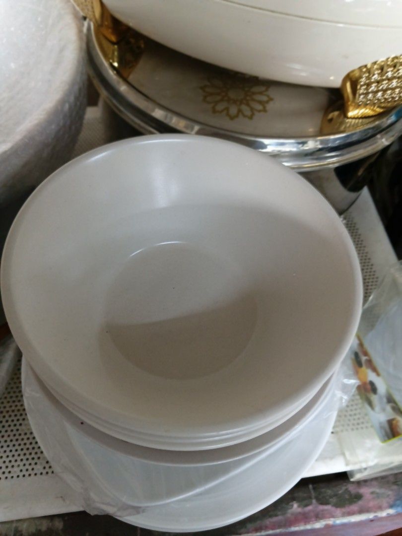 Superware Bowl Set Leaf Pattern Made in Thailand (Category: Dinnerware & Cutlery) located in Manila. Submitted by cami1914 (Listing ID 1467387068, Image 2). Description: - Brand: Superware (Made in Thailand) - Design: Elegant leaf pattern in creamy beige - Versatile: Great for meals, soups, and snacks - Practical: Microwave and dishwasher safe - Space-Saving: Stackable design for easy storage - Durable: Solid build for everyday kitchen use.
