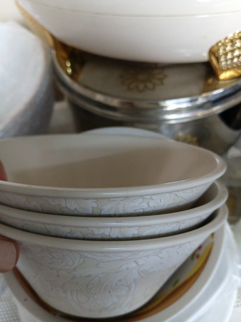 Superware Bowl Set Leaf Pattern Made in Thailand (Category: Dinnerware & Cutlery) located in Manila. Submitted by cami1914 (Listing ID 1467387068, Image 3). Description: - Brand: Superware (Made in Thailand) - Design: Elegant leaf pattern in creamy beige - Versatile: Great for meals, soups, and snacks - Practical: Microwave and dishwasher safe - Space-Saving: Stackable design for easy storage - Durable: Solid build for everyday kitchen use.