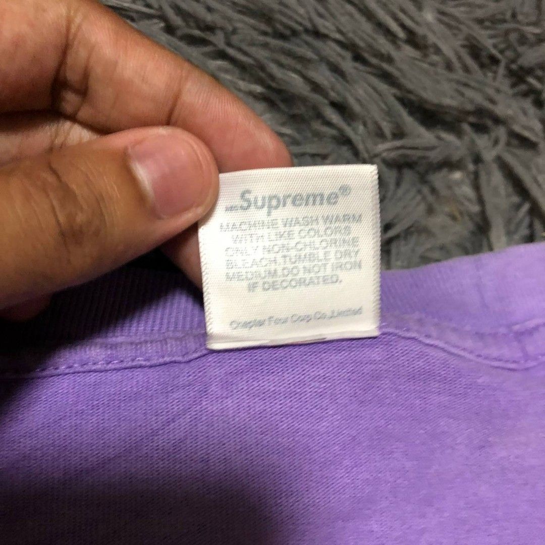 Supreme Shirt (Category: Activewear) located in Camiling. Submitted by thriftscape2024 (Listing ID 1467494885, Image 3). Description: Excellent Condition Color rate: 9/10 Issue: ❌❌❌ Dimes: W22xL29.
