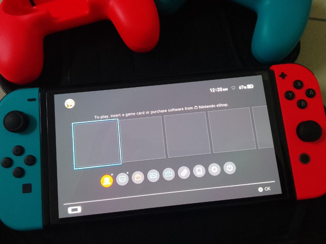 SWITCH OLED CONSOLE ONLY (Category: Nintendo) located in Lunas. Submitted by kuroko_91 (Listing ID 1467557203, Image 2). Description: NO BOX GOT POUCH BAG GOT TEMPERED GLASS NO DOCK,HDMI NO CHARGER FREE JOYCON HOLDER.