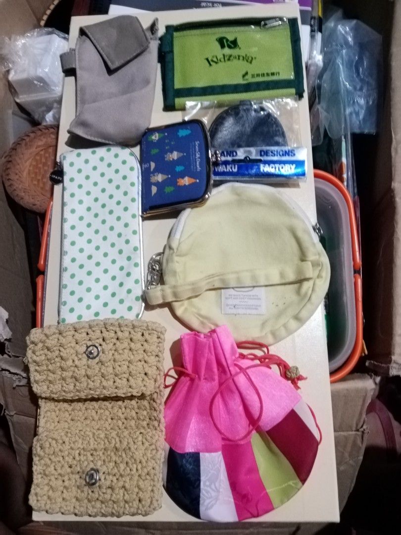 Take all pouches (Category: Purses & Pouches) located in Caloocan City. Submitted by 4kidsstore (Listing ID 1467383309, Image 1). Description: .