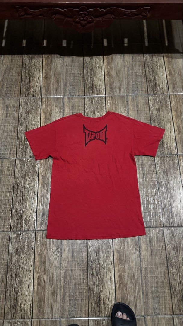 TAPOUT Y2K TSHIRT (Category: Tshirts & Polo Shirts ) located in Manila. Submitted by urban-vintage_2 (Listing ID 1467509970, Image 2). Description: ISSUE: SEE THE PICS FOR ISSUE (NEED WASH) MOP :GCASH (NO COD) SHIP VIA: LALAMOVE & J&T LOCATION: PASIG CITY LENGTH: 29 WIDTH :20-21 .