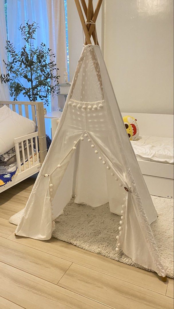 Teepee Tent (Category: Infant Playtime) located in Manila. Submitted by pinklilo (Listing ID 1467460782, Image 1). Description: Thick Canvas Cloth.