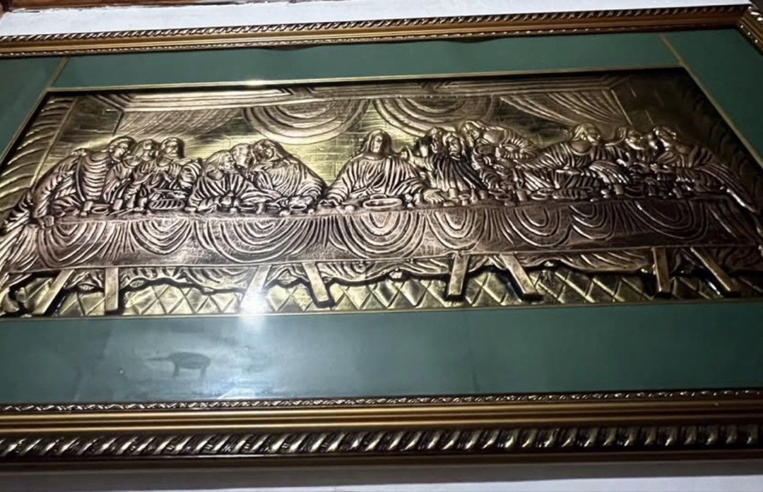 The last supper with frame (Category: Other Home Furniture) located in Marikina City. Submitted by elhiey (Listing ID 1467370945, Image 3). Description: ✨ 3D Embossed The Last Supper / Ang Huling Hapunan Wall Decor ✨ 📌 DETAILS: ▪️Artwork Design: Beautiful 3D Embossed / Raised Relief design (Gold/Bronze finish) ▪️Frame: Elegant and heavy ornate gold frame with green matting border ▪️Condition: Pre-loved but in excellent condition (walang basag an