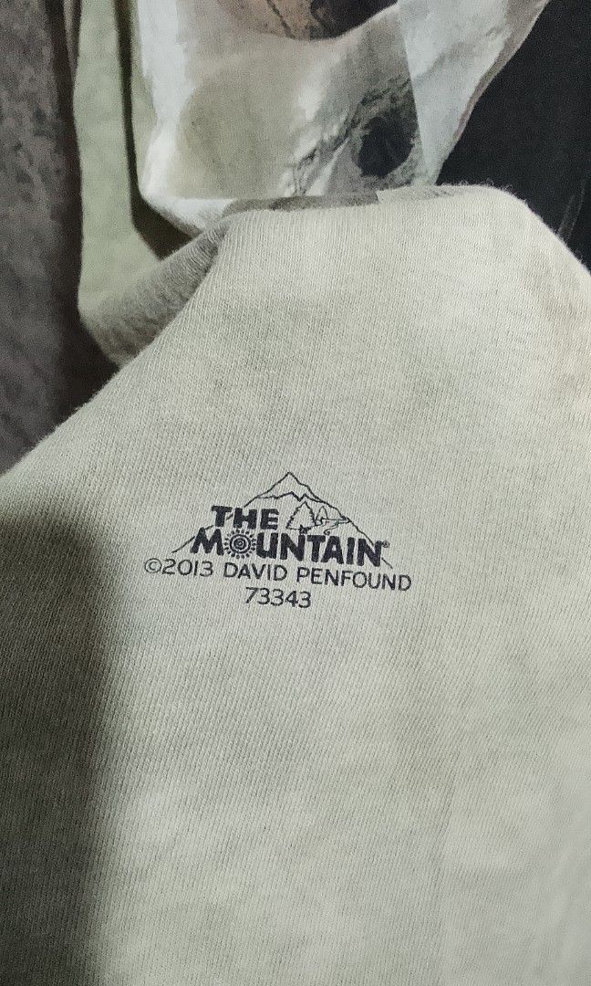 THE MOUNTAIN (Category: Tshirts & Polo Shirts ) located in Calabanga. Submitted by arvintroy11237 (Listing ID 1467479178, Image 3). Description: - THE MOUNTAIN - 2XL - EXCELLENT CONDITION - COLOR RATE 10/10 - NO ISSUE.