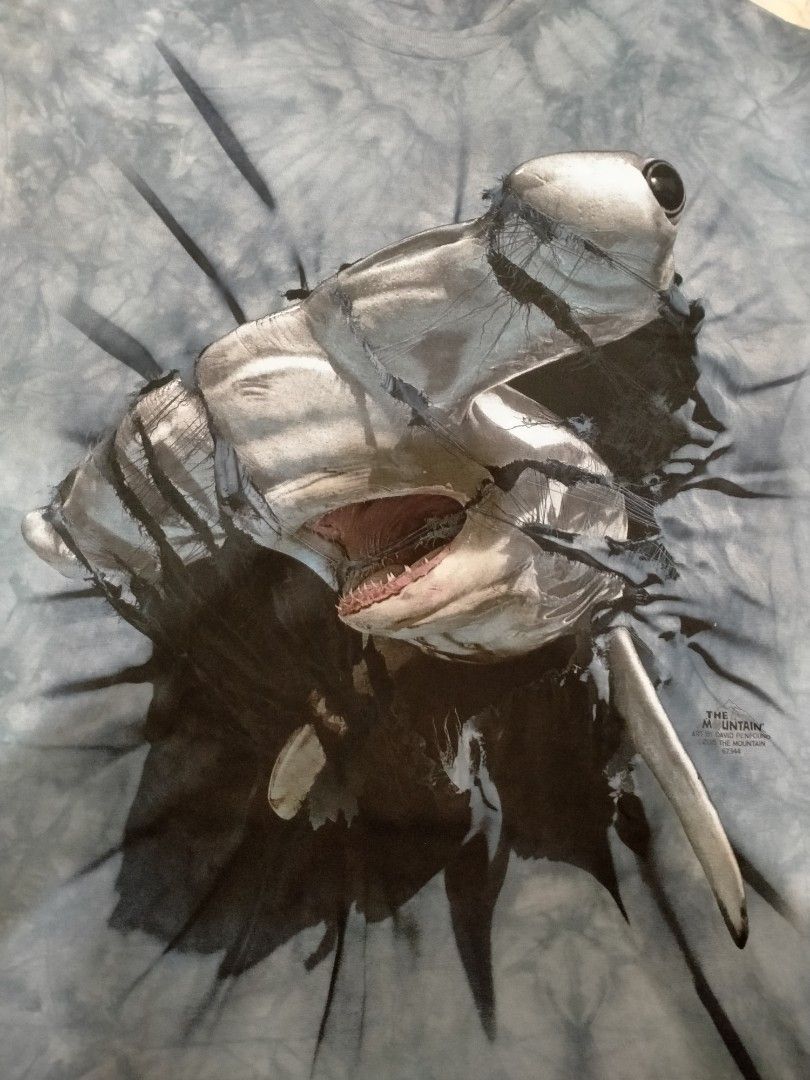 The Mountain Shark (Category: Tshirts & Polo Shirts ) located in Daraga. Submitted by arkhoholic (Listing ID 1467430611, Image 3). Description: as new condition large 22x28.5.