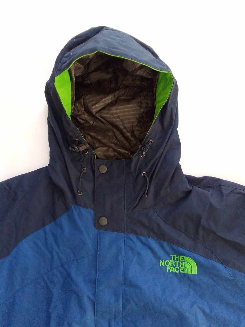 THE NORTH FACE RAIN JACKET (Category: Coats, Jackets and Outerwear) located in Tabaco. Submitted by zerothreethrift (Listing ID 1467530477, Image 3). Description: THE NORTH FACE RAIN JACKET SIZE XL WATER RESISTANT EXCELLENT PM IF INTERESTED ALBAY LOCATION.