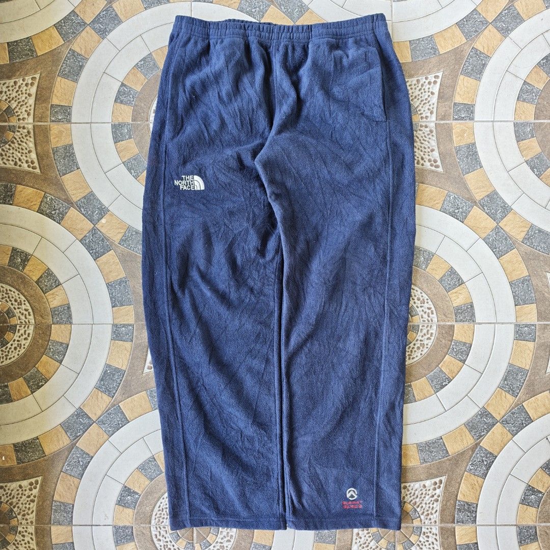 The North Face Versa Mid Pants (Category: Joggers) located in Roxas. Submitted by rhenzgcil (Listing ID 1467374670, Image 1). Description: Large on Tag Waist: 32-34 Length: 39 Hem: 9 Excellent Condition.