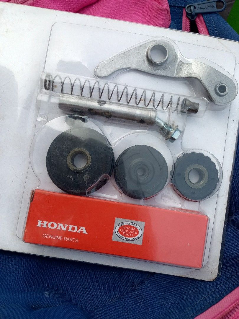 Timing Chain Wave/XRM 125 FI (Category: Body Parts and Accessories) located in Alabel. Submitted by wo.hyunji (Listing ID 1467445186, Image 1). Description: Brand new genuine parts free shipping na.