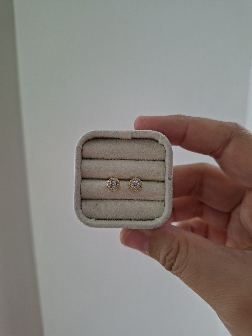Tiny Minimalist Simple Sparkly Stud Earrings (Category: Earrings) located in Dasmarinas. Submitted by danabrie22 (Listing ID 1467449673, Image 2). Description: very well-made, excellent crafstmanship 10/10 condition brand new stainless steel & colored cubic zirconia stones made in Hongkong.
