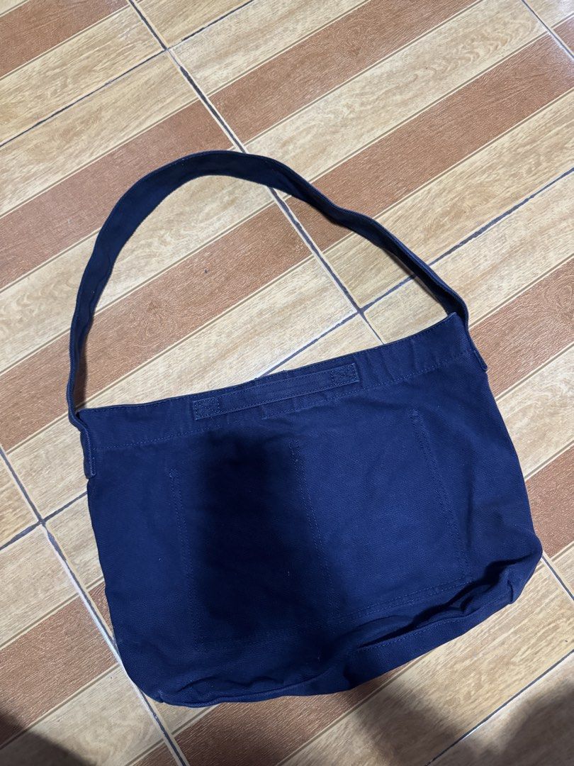 Tommy hilfiger (Category: Tote Bags) located in Manila. Submitted by meegy (Listing ID 1467462424, Image 2). Description: .