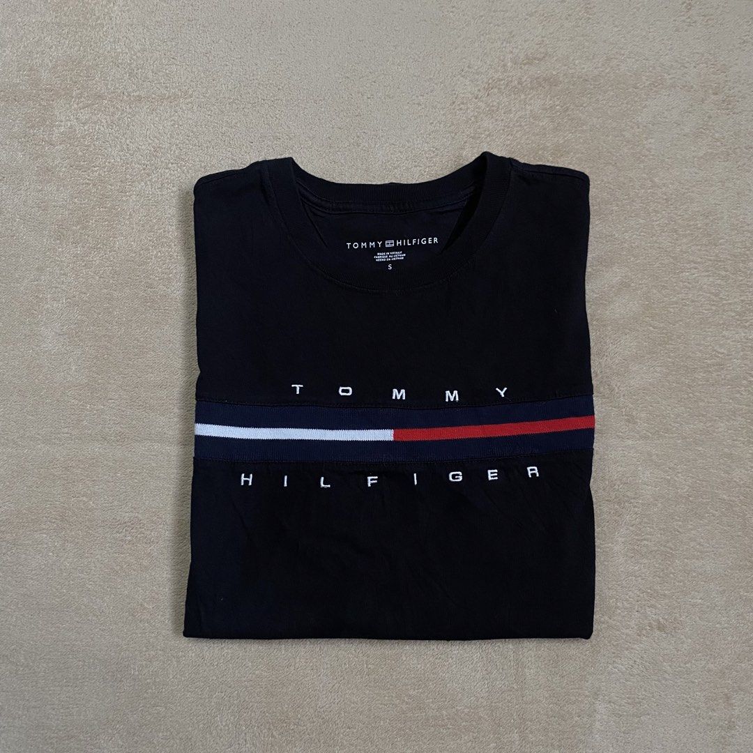 Tommy Hilfiger Flag Ringer (Category: Activewear) located in Polomolok. Submitted by larnel27 (Listing ID 1467473735, Image 2). Description: - Size small - Dimension:19x26 - Color rate 9.8 - No flaws.