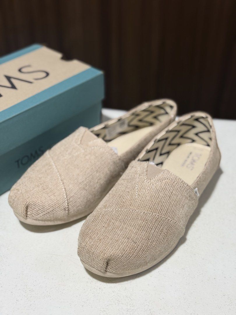 Toms Espadrille/Alpargata (Category: Sneakers) located in Mandaluyong City. Submitted by m7chelle (Listing ID 1467569758, Image 3). Description: Selling a pair of authentic TOMS Classic Alpargata slip-ons. Perfect for casual wear, walking, and everyday comfort! Brand: TOMS Style: Alpargata / Espadrille Slip-On Size: Women’s US 7 / EU 37.5 / UK 5 (24 cm) Material: [Canvas / Heritage Jute Blend] Condition: New Original Price: 3,999 Selling Price: 2