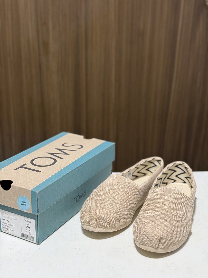 Toms Espadrille/Alpargata (Category: Sneakers) located in Mandaluyong City. Submitted by m7chelle (Listing ID 1467569758, Image 2). Description: Selling a pair of authentic TOMS Classic Alpargata slip-ons. Perfect for casual wear, walking, and everyday comfort! Brand: TOMS Style: Alpargata / Espadrille Slip-On Size: Women’s US 7 / EU 37.5 / UK 5 (24 cm) Material: [Canvas / Heritage Jute Blend] Condition: New Original Price: 3,999 Selling Price: 2