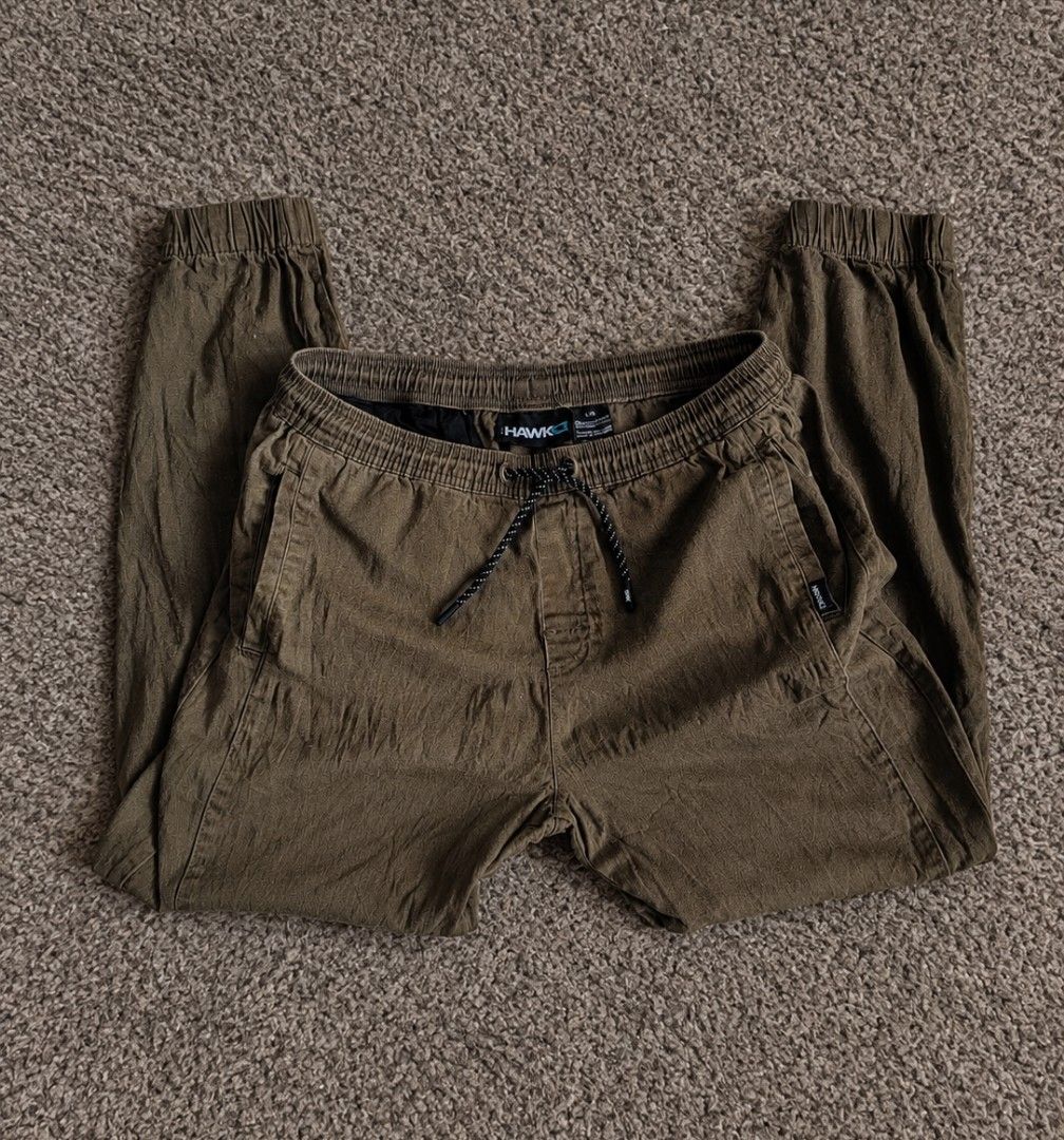 Tony Hawk Joggers (Category: Joggers) located in Legazpi City. Submitted by livedolphin_68dee2 (Listing ID 1467507246, Image 1). Description: Waist 34-36 With adjustable string Length 37 VGOOD CONDITION.