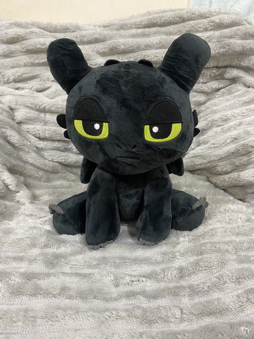 Toothless & Light Fury Bundle (Category: Plushies & Soft Toys) located in Molave. Submitted by thrifthauls (Listing ID 1467494664, Image 3). Description: Good as new Needs cleaning lang 10inches and 12inches tall Bundle 680 shipped Courier: JNT.