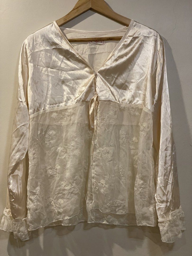 Tops (Category: Longsleeves) located in Cavite. Submitted by jwai27 (Listing ID 1467532215, Image 3). Description: Each: ₱150.