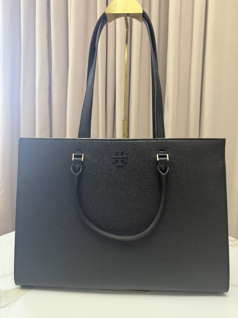 TORY BURCH Blake Work Tote (Category: Tote Bags) located in Marikina City. Submitted by tashdeclutters. (Listing ID 1467368330, Image 1). Description: ✨ TORY BURCH Blake Work Tote - P32,990 ✨ Condition: 1 - New 🛍️ Purchased in: USA ✨ @tashdeclutters ✨ Created to share the things that no longer spark joy with Tash — and hopefully, let them spark joy for someone else. 🤍 📌 SHOP POLICIES • Prices posted are FINAL. • NO LOWBALLERS. If you’re not wi
