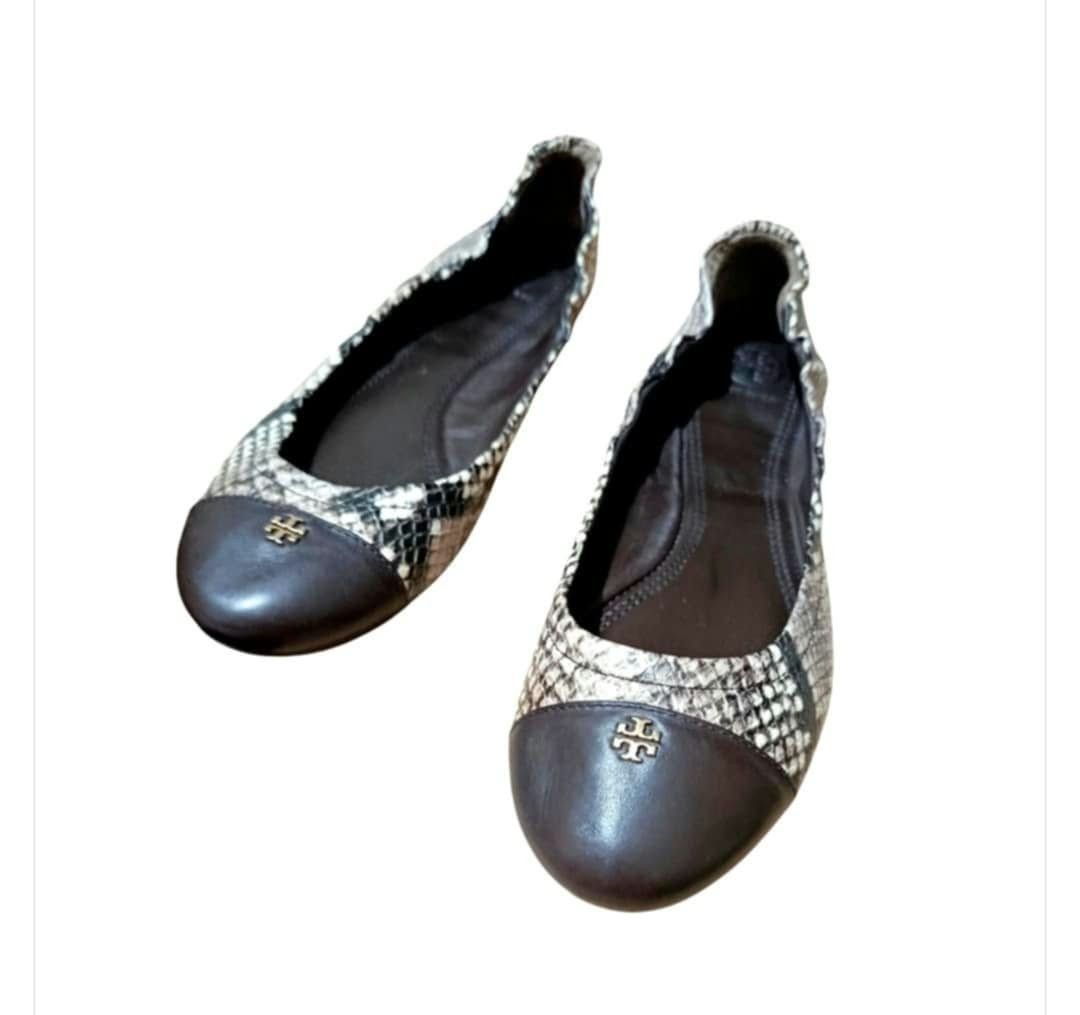 Tory Burch Snakeskin Cap-Toe Ballet Flats Size 7M (Category: Flats & Sandals) located in Paranaque City. Submitted by calm_youngstore7 (Listing ID 1467563728, Image 3). Description: TORY BURCH YORK BALLET FLATS These ballet flats by Tory Burch are made of leather and feature round cap toes and snakeskin embossing. They are lined well and set atop durable soles for lasting wear. - Brand: Tory Burch - Style: Ballet flats with elasticized back colla