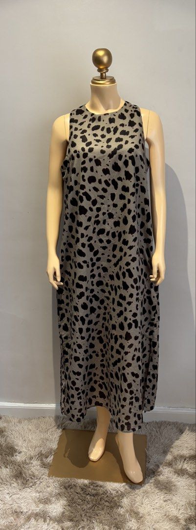 Toteme leopard linen dress (Category: Dresses) located in Quezon City. Submitted by swift_kenjie (Listing ID 1467472101, Image 2). Description: Super bet🥰.