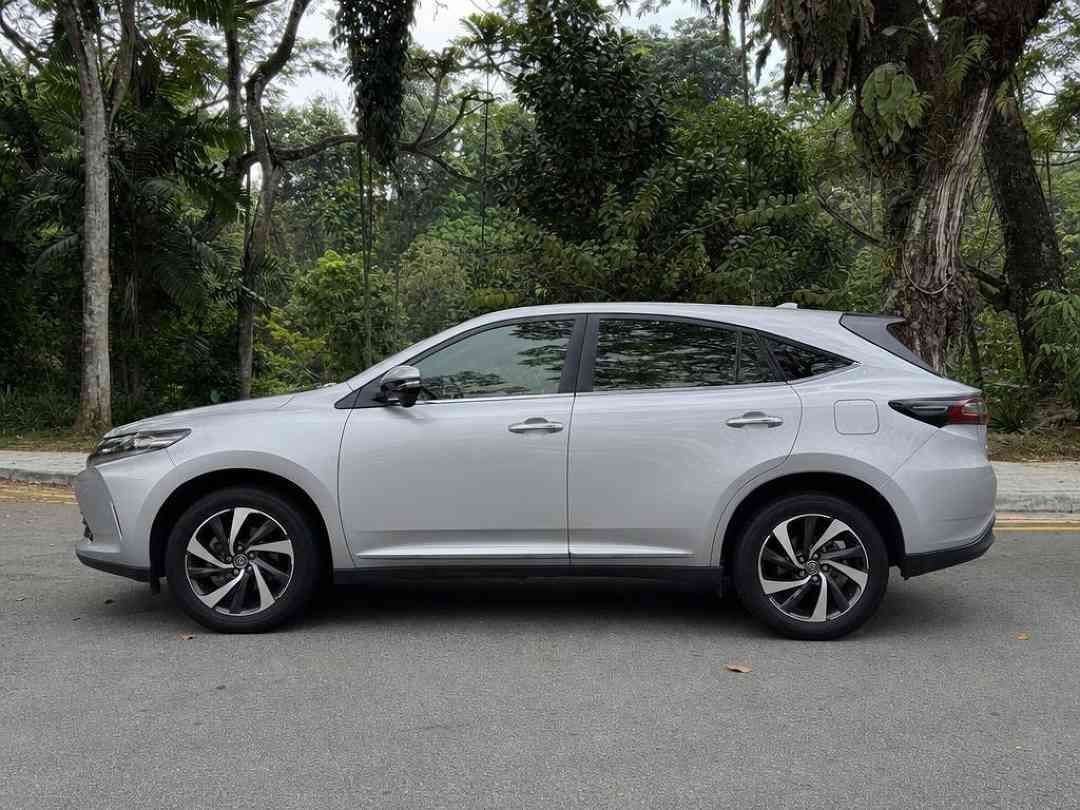 Toyota Harrier 2.0 Premium Turbo Panoramic (A) (Category: Used Cars) located in Singapore. Submitted by carousell_certified_partners (Listing ID 1467533177, Image 3). Description: Full agent maintained with 1 careful owner, New Paintwork Done, no need repair ready to drive on road. Trade in welcome. Lowest & Flexible interest rate, call or drop a text to friendly sales representative Features: Powered by a 2.0L 4 cylinder inline 16 valve dual VVT