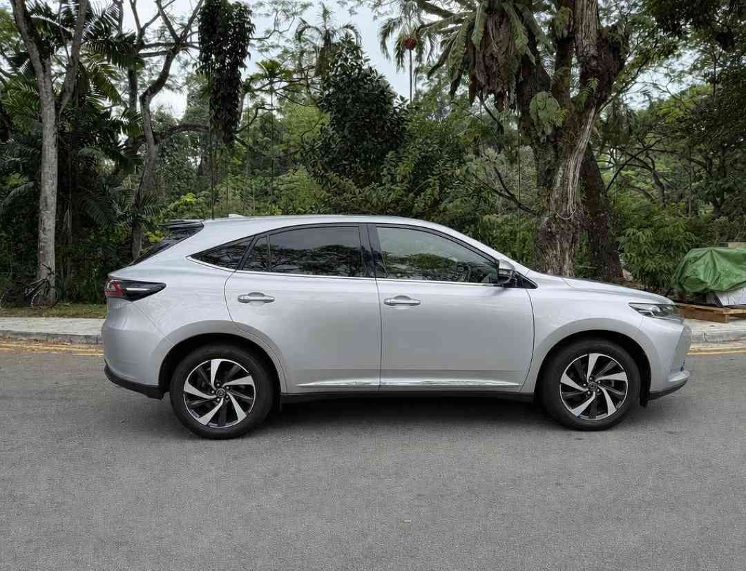 Toyota Harrier 2.0 Premium Turbo (A) (Category: Used Cars) located in Singapore. Submitted by carousell_certified_partners (Listing ID 1467533930, Image 3). Description: 1 owner. Lowest price in market! Priced to clear. Genuine unit available for immediate viewing and driveaway. Originally from Borneo motors. In fully stock condition. Enjoy a luxury SUV with the assuring reliability of Toyota. Unit still in excellent condition. Contact us to arra