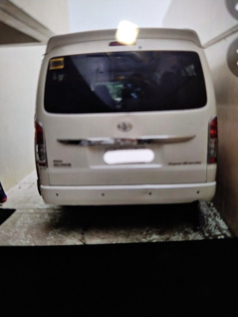 Toyota Hiace super grandia Auto (Category: Used Cars) located in Santa Rosa. Submitted by blueonions (Listing ID 1467500598, Image 3). Description: casa maintained , in good condition original leather seat.