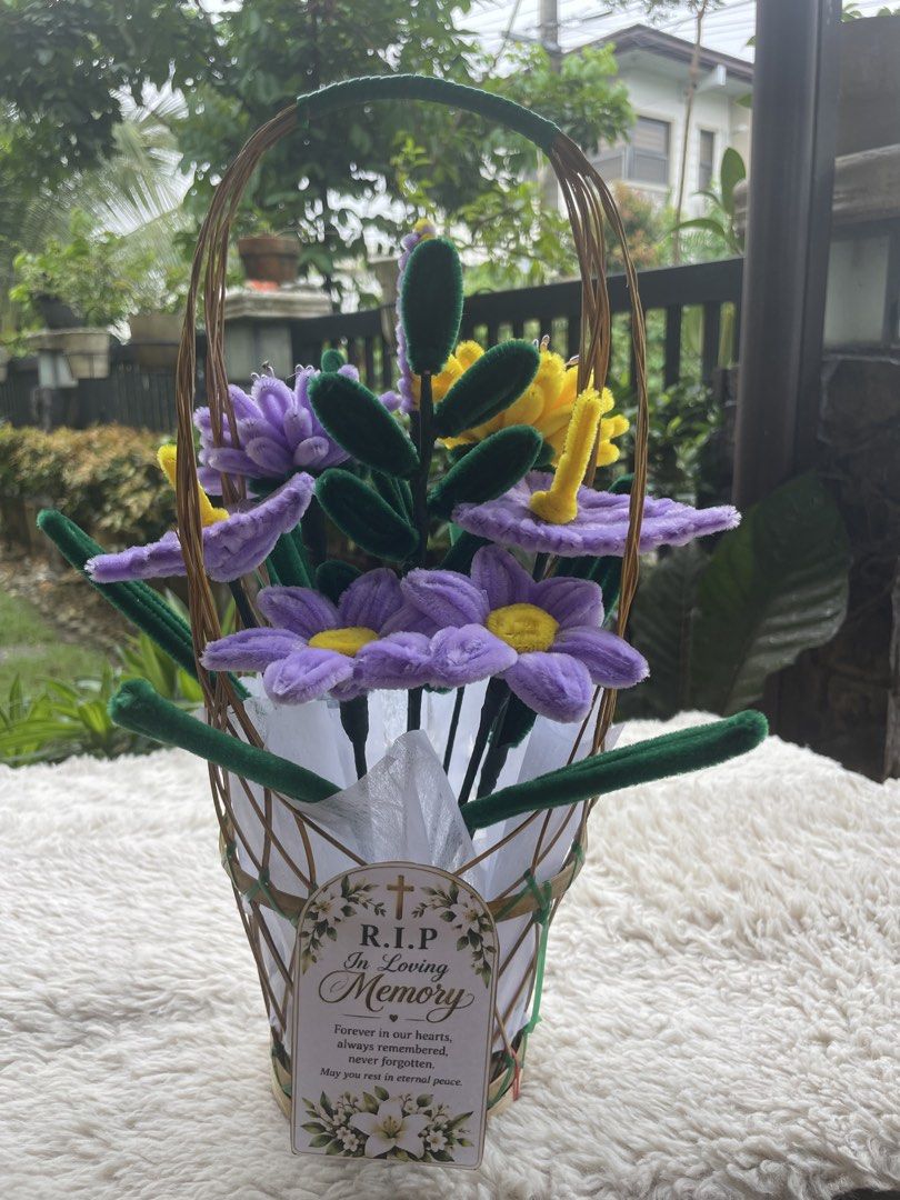 Undas Flower Basket (Category: Announcements) located in Rizal. Submitted by arlynazanion16 (Listing ID 1467382797, Image 1). Description: .