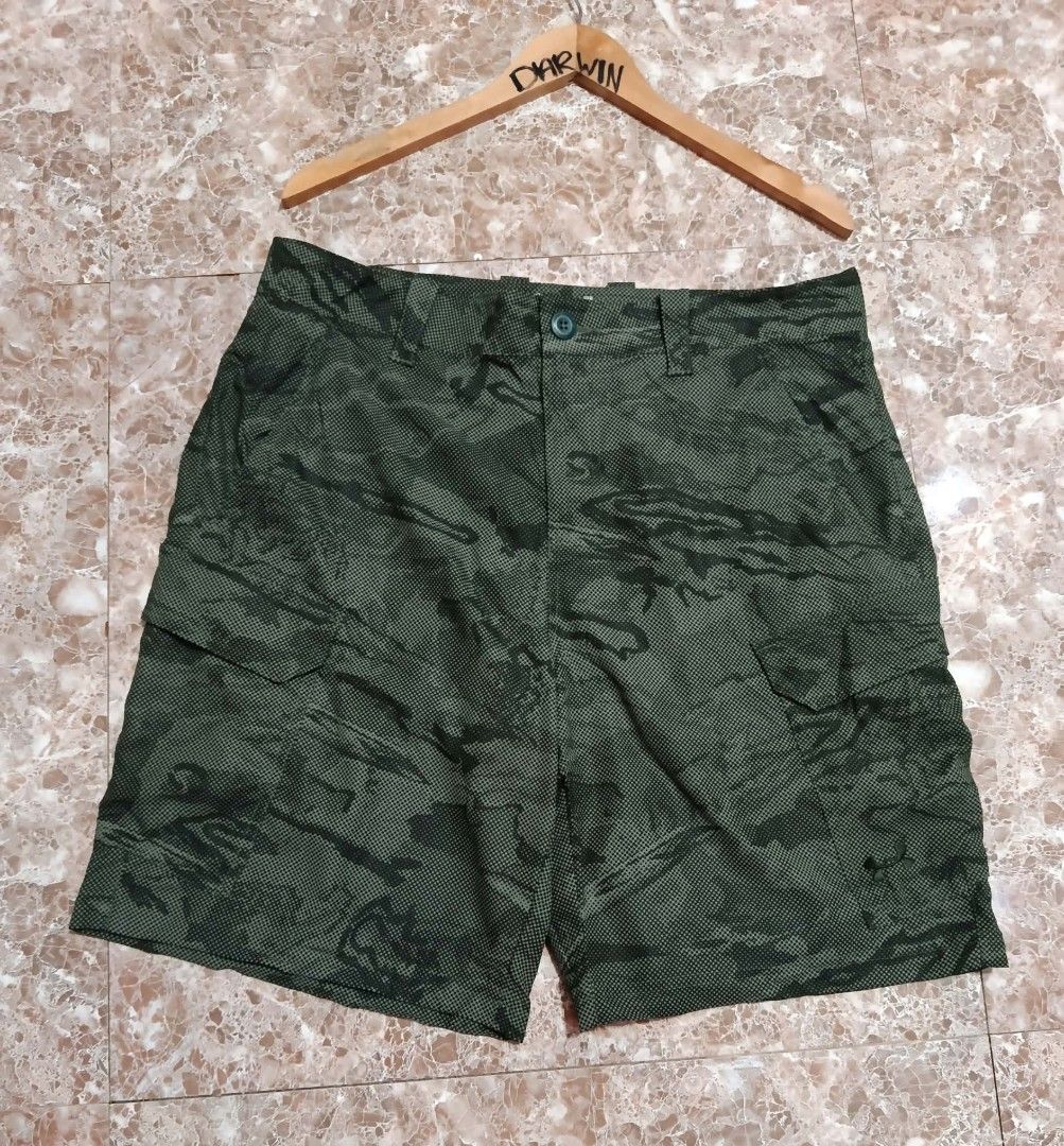 🏷️Under Armour Golf Camo Cargo Men's Short (Category: Activewear) located in Cebu City. Submitted by keenstone_24df15 (Listing ID 1467514673, Image 3). Description: 💯 Authentic 🏷️Under Armour Golf Camo Cargo Men's Short Size: 36 Length: 20.5 Hem: 12 Colorate & Condition: 9.8 Out Of 10 Like New Condition Cut Tag But 💯 Authentic 📌Mine: 1,250 ✈️Free Shipping 🏠Location: Cebu City 🚚Thru J&T (Door To Door).