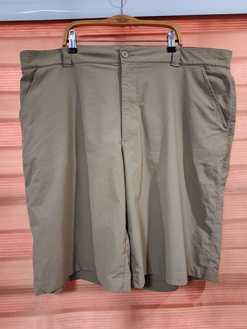 Under Armour Golf Shorts - Khaki (Category: Shorts) located in Cabuyao City. Submitted by dthrifts (Listing ID 1467514726, Image 3). Description: 40-43 W 23 L Authentic Dri-Fit Stretchable Excellent Condition.