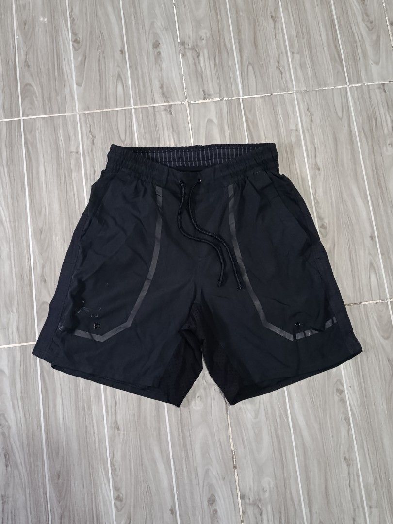 UNDER ARMOUR HEATGEAR DRIFIT SHORT (freeshipping) (Category: Activewear) located in Quezon City. Submitted by gyl-stop (Listing ID 1467529827, Image 1). Description: free shipping 24-28 x 17 very good condi cr: 9.5/10 issue: medyo fade na logo.