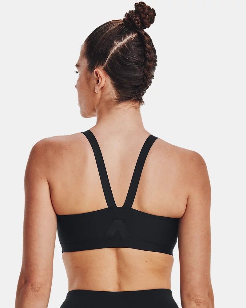 Under Armour Infinity Mid High Neck Shin (Category: Activewear) located in Taguig. Submitted by Sportywear (Listing ID 1467369687, Image 2). Description: Large on tag intact pads no flaws super nice.