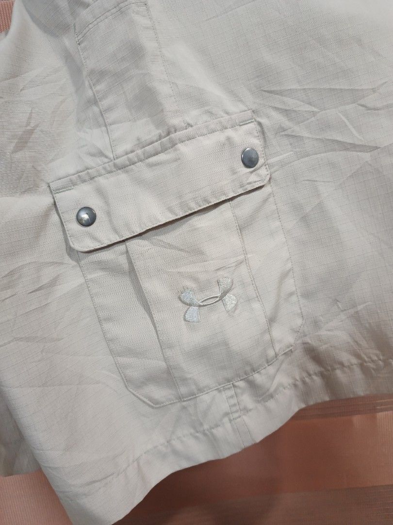 Under Armour Tactical Cargo Shorts (Category: Shorts) located in Cabuyao City. Submitted by dthrifts (Listing ID 1467515829, Image 2). Description: 36 W 21.5 L Authentic Quick Dry Brand New Condition.