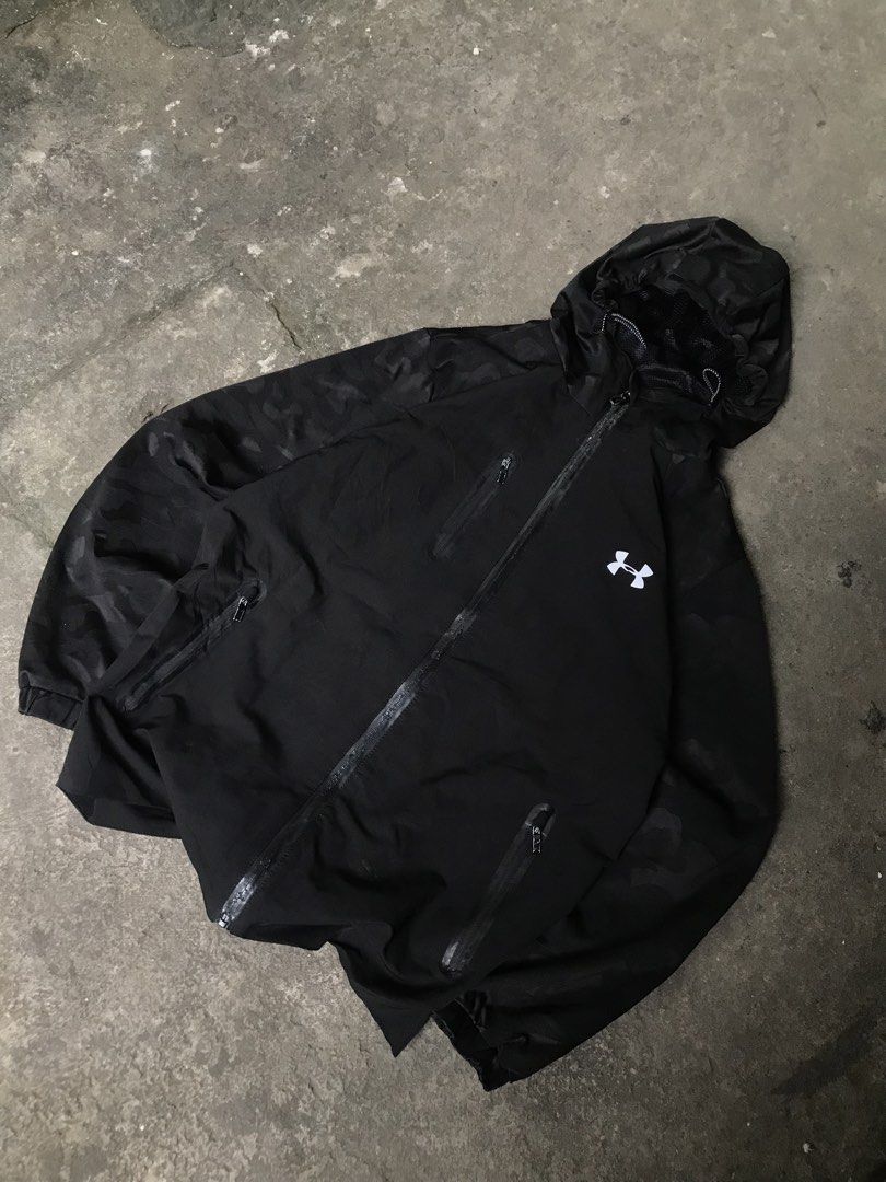 Under Armour WindB Jacket (Category: Coats, Jackets and Outerwear) located in Iriga City. Submitted by thrift_dshph (Listing ID 1467500161, Image 1). Description: U der Armour Camou Sleeve WindB Jacket Size: Large (23x27.5) Colorate: 9.2/10 Condition: 9.2/10 Complete tags.