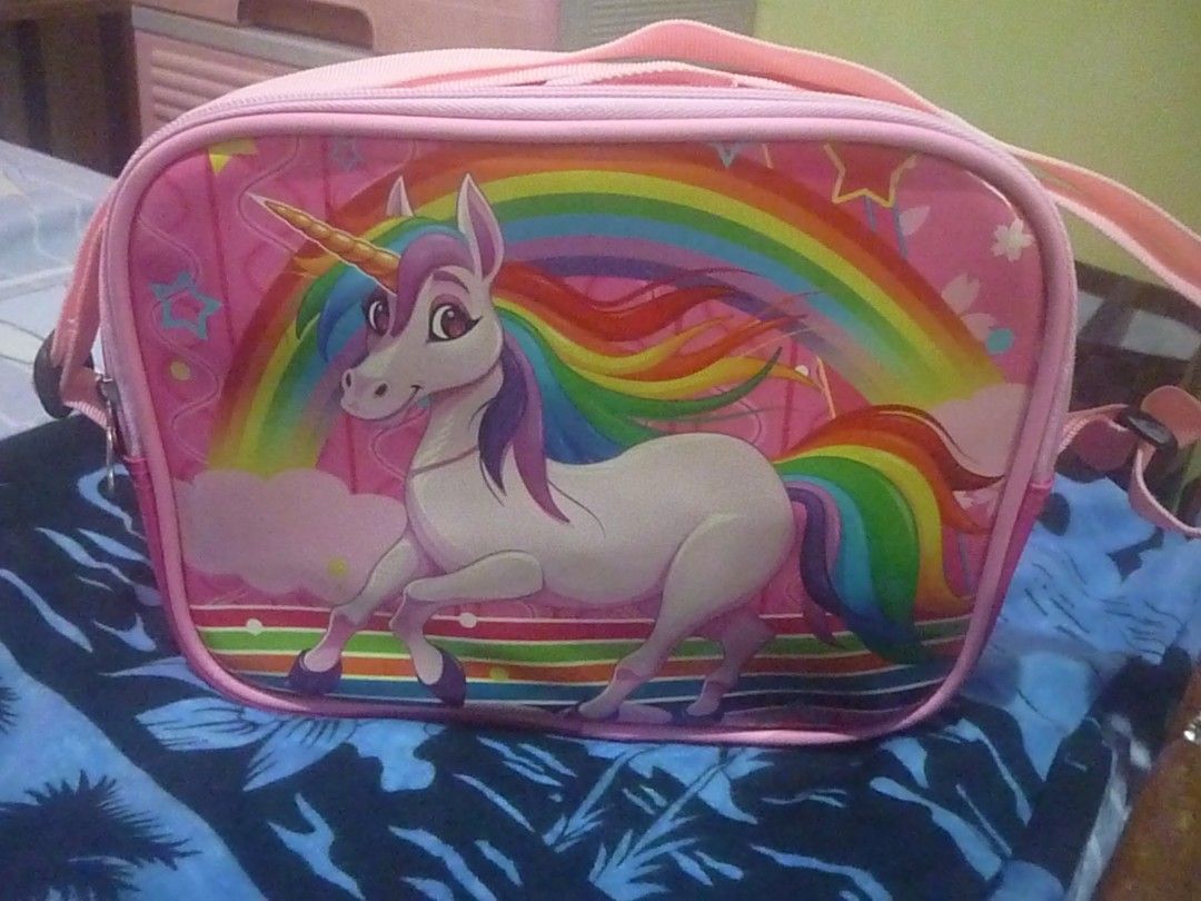 Unicorn Mini Bag (Category: Babies & Kids Fashion) located in Cainta. Submitted by oreo_cat01 (Listing ID 1467426762, Image 1). Description: .