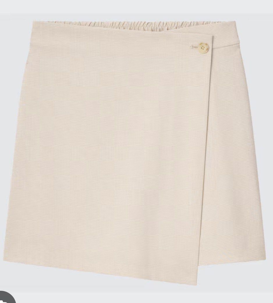 Uniqlo Linen Checkered Beige Skort (Category: Shorts) located in Iloilo. Submitted by dabyladaby2 (Listing ID 1467486032, Image 1). Description: Never Used No Tags Store bought.