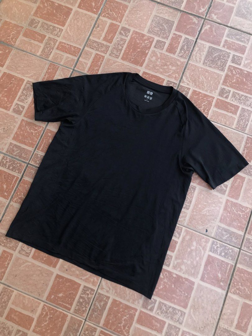UNIQLO DRY-EX ACTIVE SHIRT (Category: Activewear) located in Cebu City. Submitted by thriftlangniedd (Listing ID 1467446998, Image 2). Description: Brandnew condition No issue Color rate 10/10 Size Large Dimes 22 x 28.